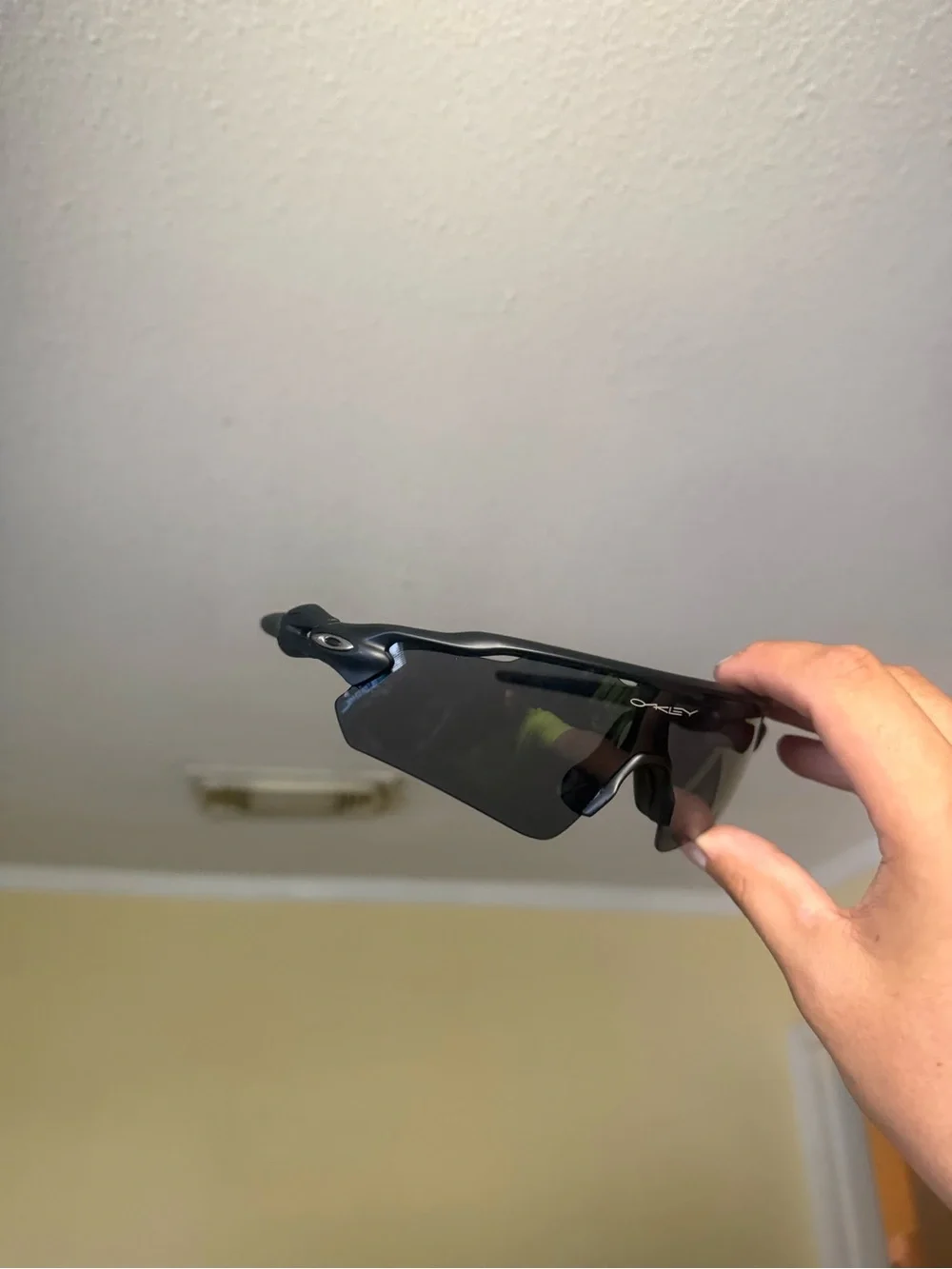 Oaks Black Rimless Sport Sunglasses for Men